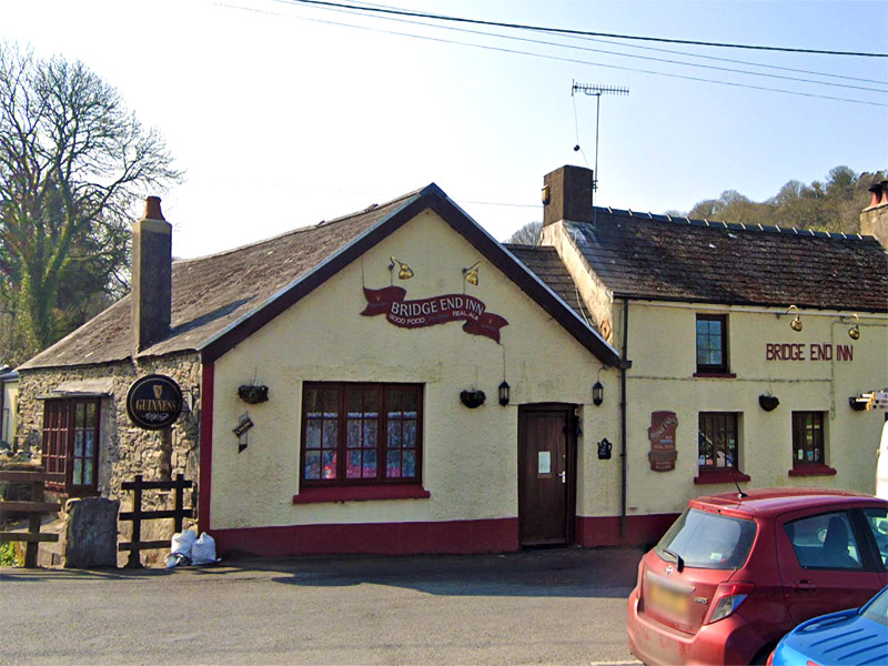 Bridge End Inn, Llanychaer