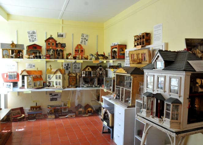 Ty Twt Dolls House Museum